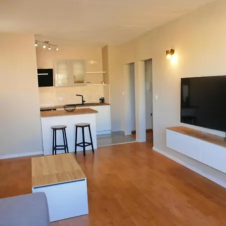 Apartment T2 Refait A Neuf Sur